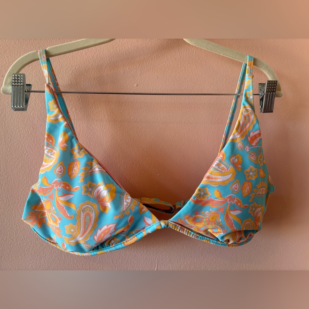 Heat Swimwear Colorful Paisley Bikini Top Sz Large Adjustable straps
